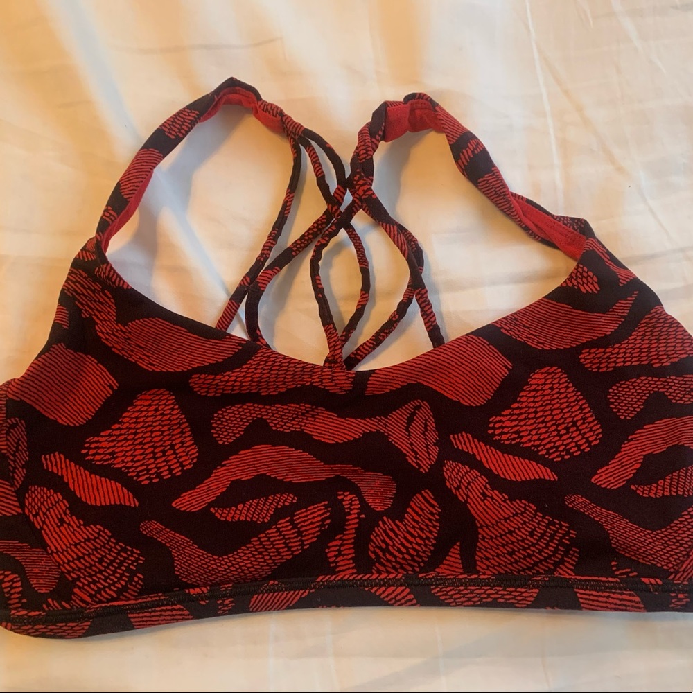 Lululemon sports bra